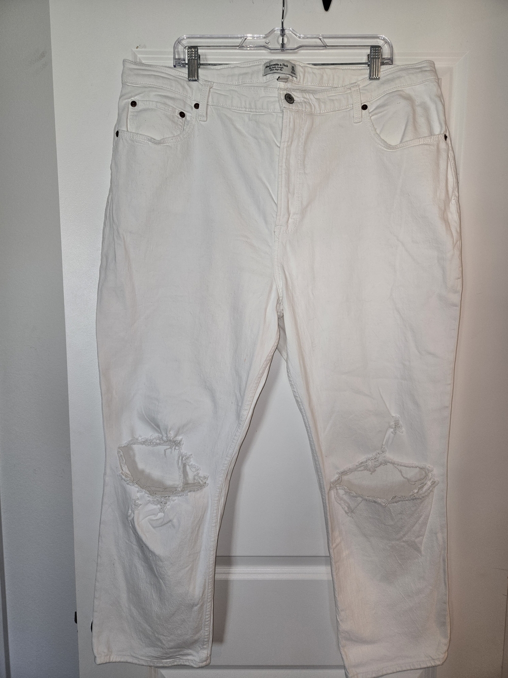 Abercrombie & Fitch White Straight-Leg Ripped Jeans